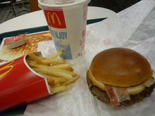 テキサスバーガー　マクドナルドでバカ売れ