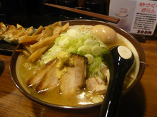 新宿ラーメン　虎龍（こたつ）