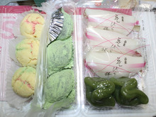 御菓子司　むらもと　の春菓 花びら餅