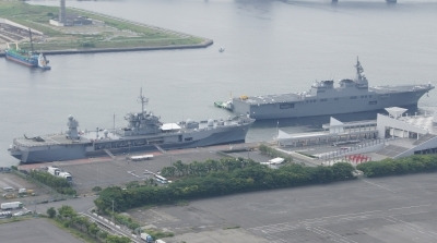 しばらく前なのですが・・・護衛艦“いせ”とアメリカブルーリッジ
