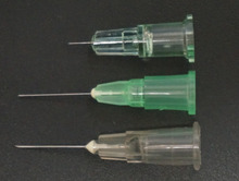 サンプルで使用中の特別に細い針　34G