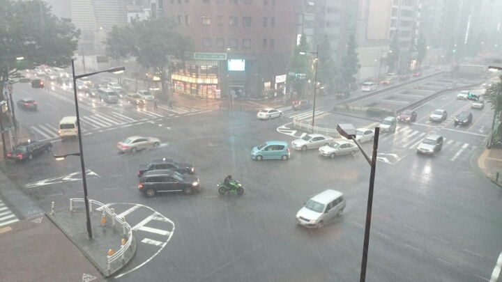とてつもない雨