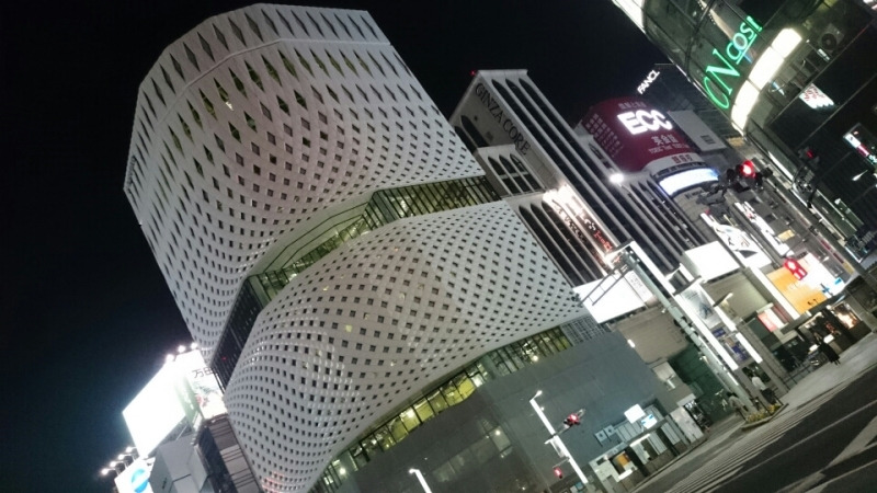 銀座三越前に新しいビル