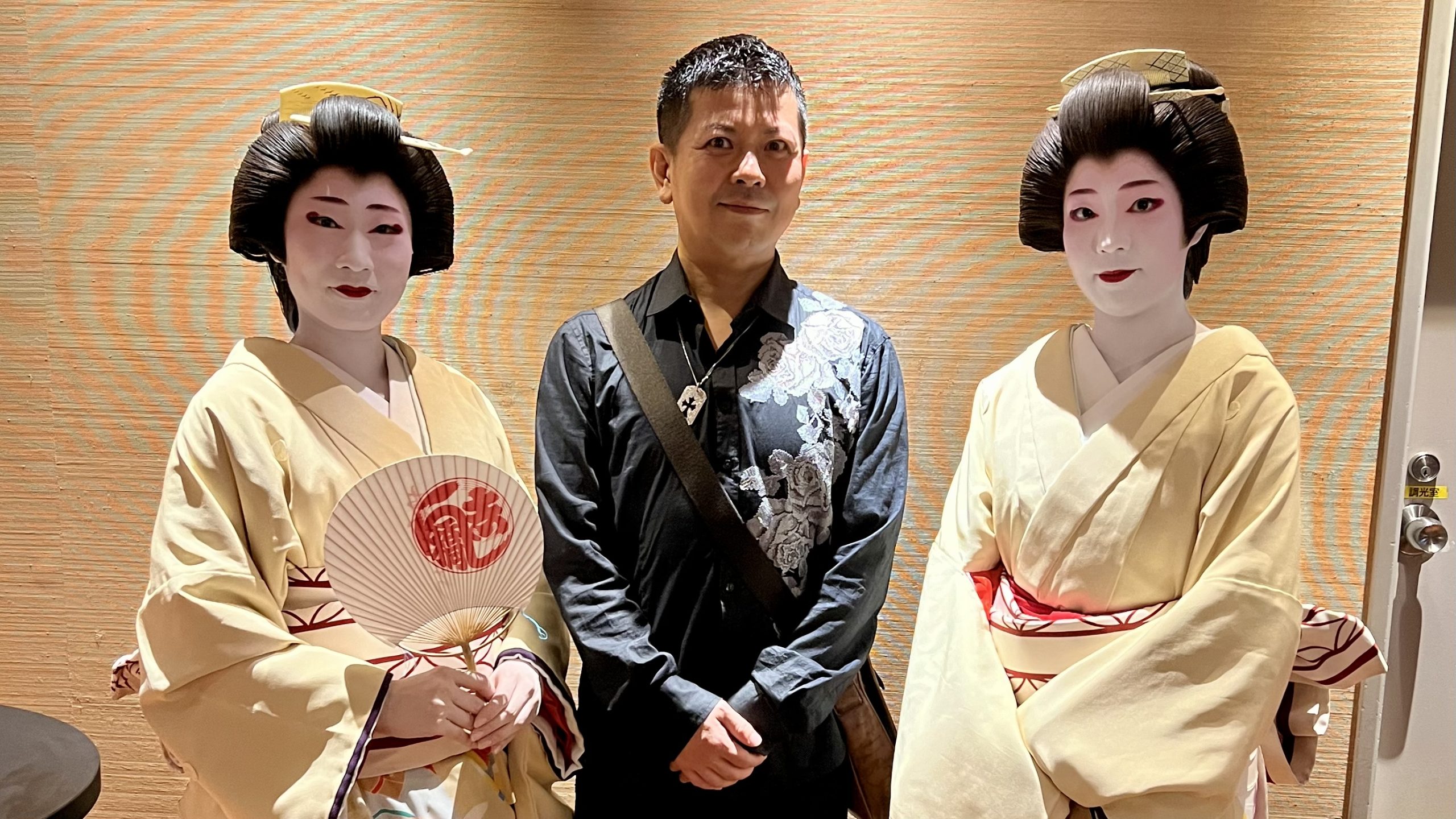 東をどり　に行きました
